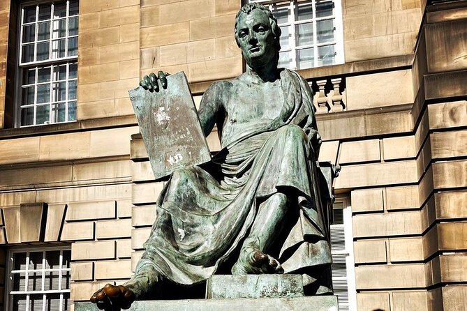 Edinburgh Unveiled: Luxury Private Driving Tour of Edinburgh - Holyrood Palace Stop: Photo Pause or Audio-Guided Time