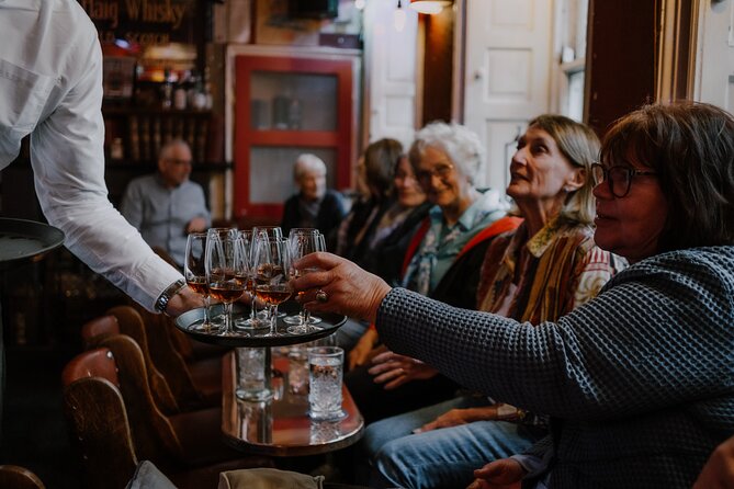 Edinburgh: Whisky Tasting with Storytelling in a Historic Pub - Key highlights