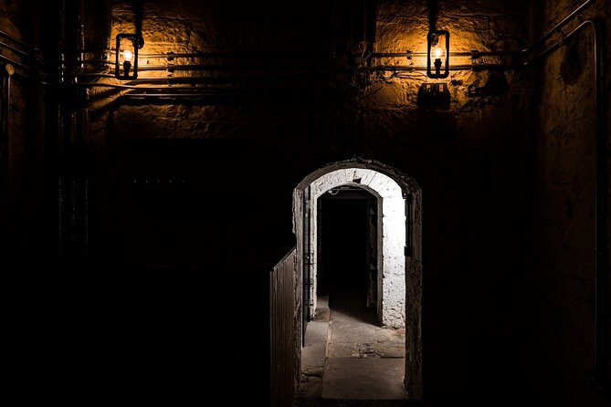Edinburgh: Witches & Haunted History Walking Tour - Start and Finish: Where to Meet, How Long It Takes, and What You Pay