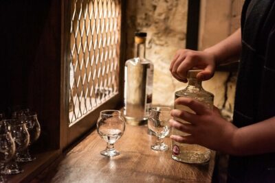 Evolution of Gin and Underground Gin Tasting in Edinburgh | 1hr