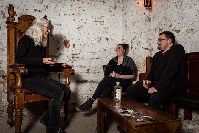 Evolution of Gin and Underground Gin Tasting in Edinburgh | 1hr - Practical tips for enjoying The Lost Close tasting