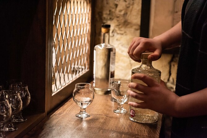 Evolution of Gin and Underground Gin Tasting in Edinburgh | 1hr - What you do during the tour, step by step