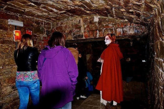 Extreme Paranormal Underground Ghost Tour in Edinburgh - The Guide Experience: Character Acting That Can Make or Break the Night