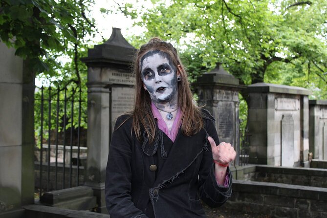 Extreme Paranormal Underground Ghost Tour in Edinburgh - Getting There: 124 High St Meeting Point and What to Wear