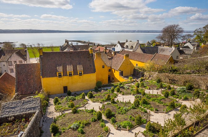 Flexible private day trips from Edinburgh with a driver or guide - Blackness Castle for Fort William style views