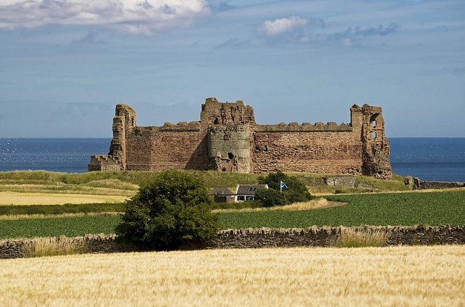Flexible private day trips from Edinburgh with a driver or guide - How the stops connect into one coherent Outlander day