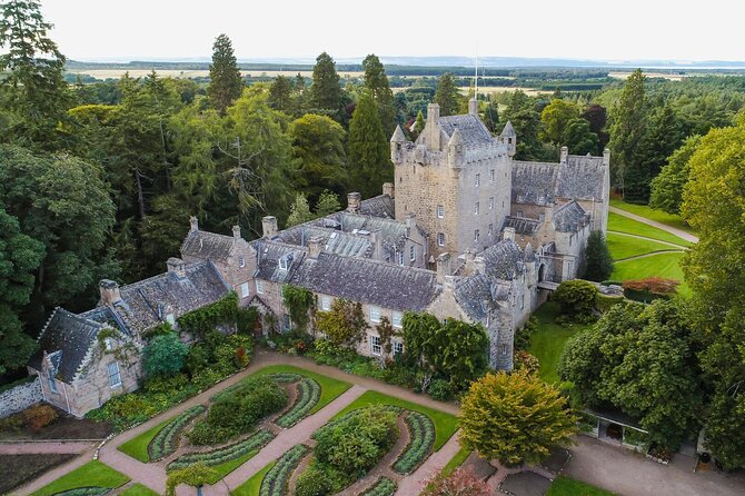 From Inverness: Cawdor Castle, Cairngorms and Highland Coos - A Highland Best-Of Day, Without the Driving