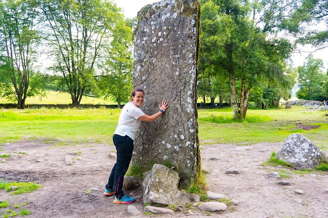 From Inverness: Cawdor Castle, Cairngorms and Highland Coos - Clava Cairns: prehistoric burial stones you can actually picture