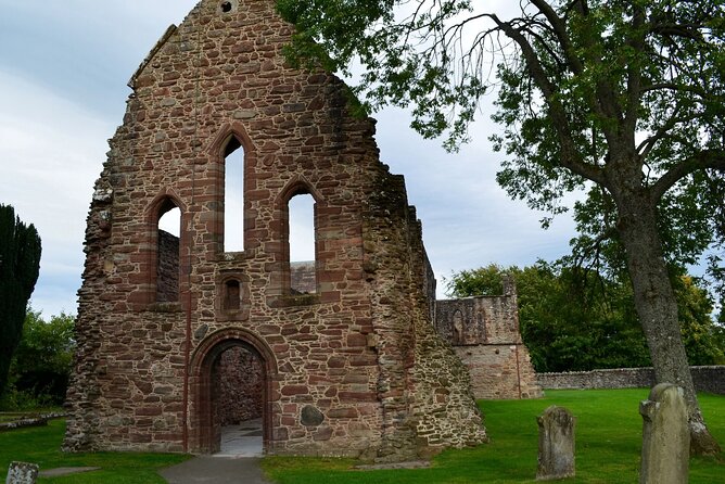 From Inverness: Monsters, Lochs and Legends Day Tour - Singleton Distillery stop: optional tastings without turning the day into a bar crawl