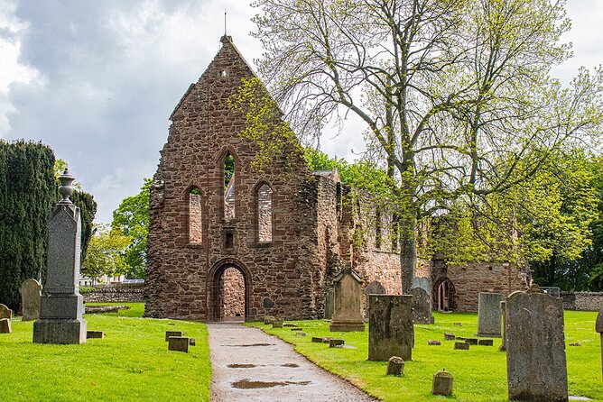 From Inverness to Loch Ness , Cawdor Castle , Culloden and more - Stop 1: Loch Ness, Nessie spotting and the WWII Wellington bomber story