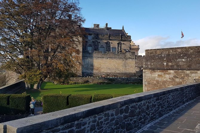 Glasgow: Loch Lomond, the Trossachs and Stirling Castle - Balloch at Loch Lomond: make the cruise call, then enjoy the loch air