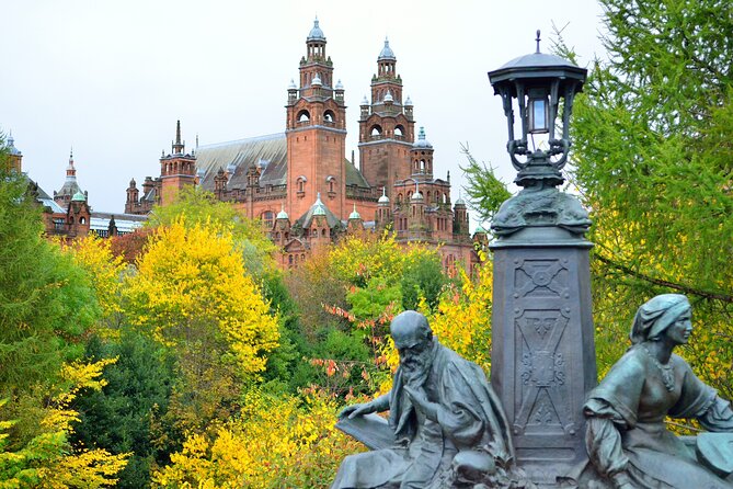 Glasgow Scavenger Hunt and Highlights Self Guided Audio Tour - Stop 3: George Square, a classic scene for stories