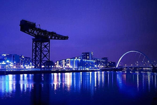 Glasgow Sightseeing Tour - George Square Statues and Municipal Chambers in 30 Minutes