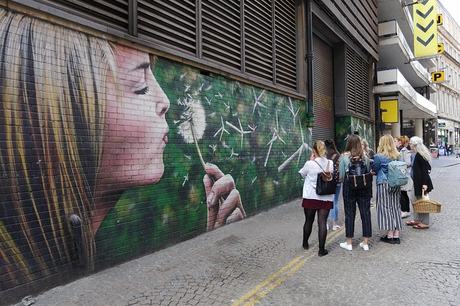 Glasgow Street Art Daily Walking Tour: 2pm - The mural trail route: what you will see and why each stop works