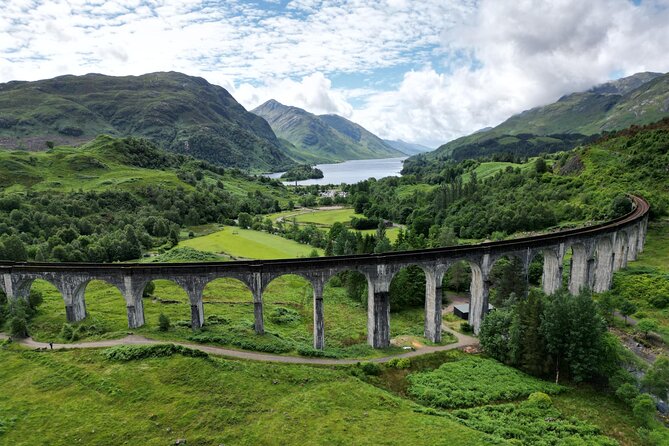Glenfinnan, Glencoe and Scottish Highlands Day Tour - The ride north: Balquhidder, Stirling Castle views, and Loch Lomond stop time