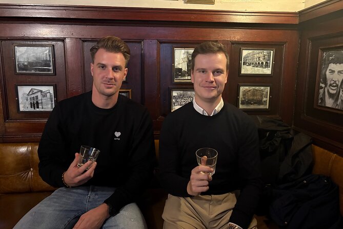 Go drinking with a Scotsman in Glasgow - Price and Value: Paying for Alcohol Plus Storytelling