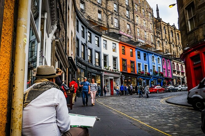 Guided 60-Minute Photography and sightseeing Tour in Edinburgh - Stop 1: Edinburgh Castle and How to Frame a Big Subject