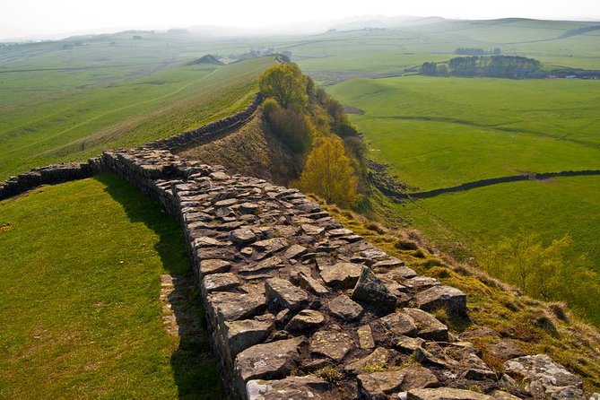 Hadrian's Wall & The Borders Tour from Edinburgh Incl. Admission - Carter Bar photo break at the Scotland-England edge