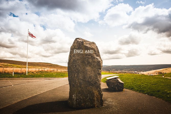 Hadrian's Wall & The Borders Tour from Edinburgh Incl. Admission - Moffat spa town stop and the sweet reward