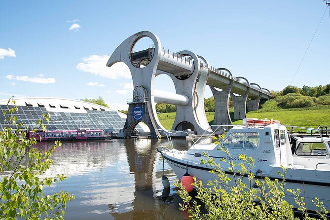 Half day Private Kelpies and Falkirk Wheel tour - Getting picked up in Edinburgh without the hassle