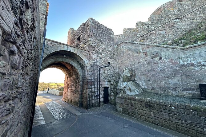 Harry Potter, Alnwick Castle, Bamburgh Castle, Seals Tour - Bamburgh Castle on the coast: 1,400 years of fort protection