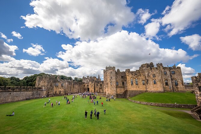 Harry Potter's Alnwick Castle and Scottish Borders Day Trip - Coldstream stop: a short border-town taste