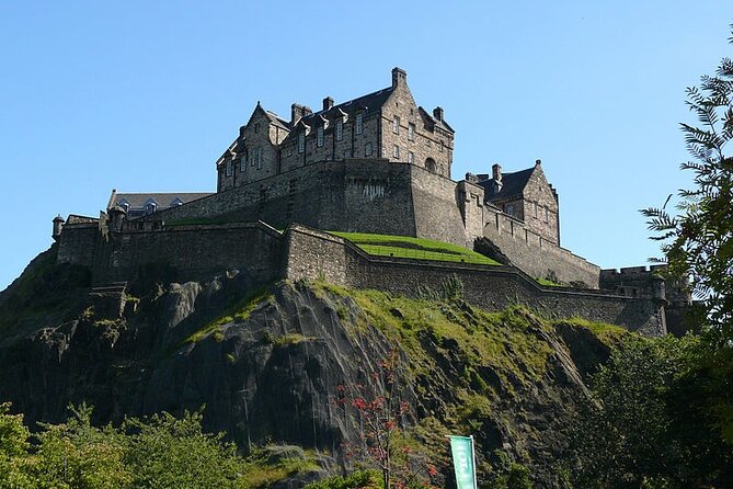 Harry Potter’s Edinburgh: A Self-Guided Audio Tour - Victoria Street: Potter-Adjacent Shops and Street Energy