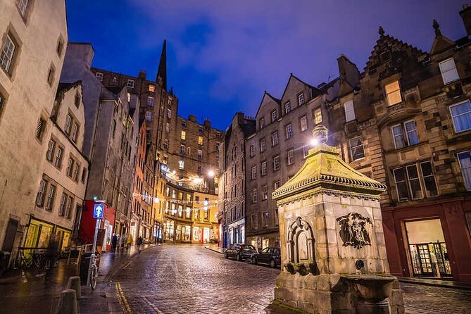 Harry Potter Tour & Edinburgh Castle Visit - University of Edinburgh Passing By: A Hogwarts Hint in Plain Sight