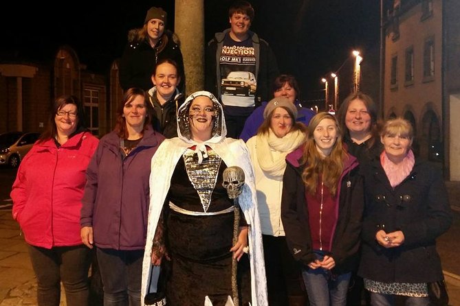 High Street Graveyard Tour - Costumed guide energy, plus stories you won’t get from standard sightseeing