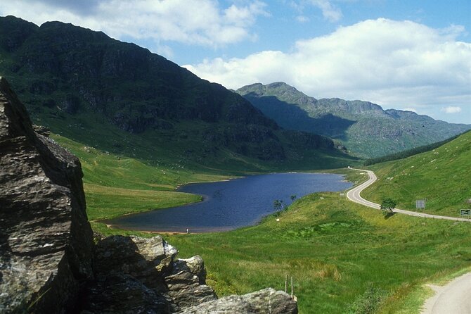 Highland Lochs & Castle Tours - Luss and Loch Lomond: a 30-minute village hit