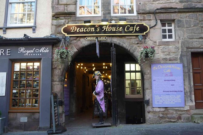 Highlights from the Royal Mile: A Self-Guided Audio Tour - Finishing at Holyroodhouse: wrap up with a sense of direction