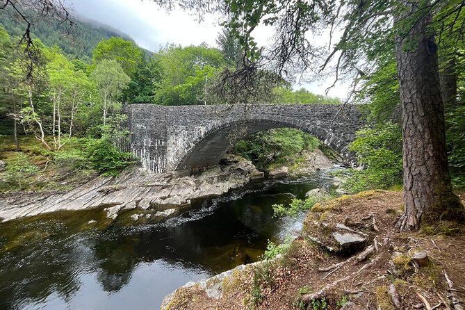 Invergordon or Inverness: Loch Ness Explorer Private Tour - Stop 2: Fort Augustus canal locks, shops, and a real meal window