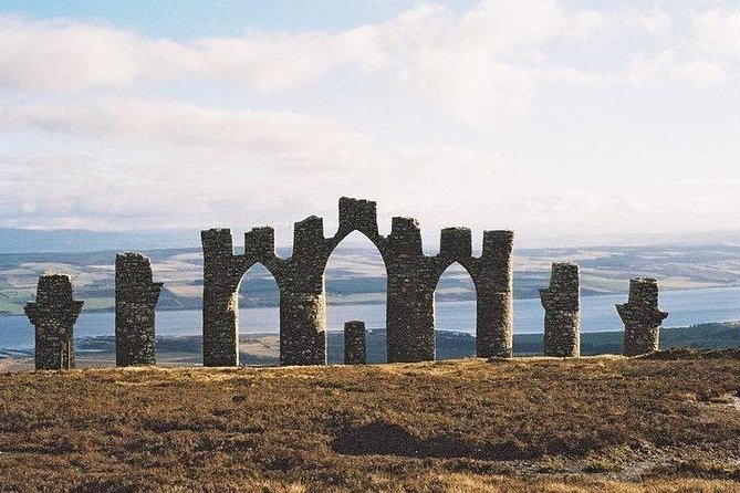 Invergordon Port PRIVATE TOUR 16 passengers MAXIMUM - Cawdor Castle and Clava Cairns: maze gardens to ancient stones