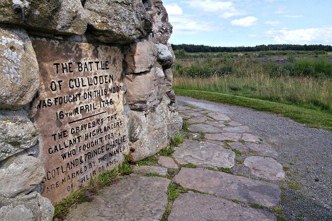 Inverness Tour-Cawdor Castle & Culloden Battlefield, ClavaCairns - Culloden Battlefield: Understanding Why 16 April 1746 Still Matters