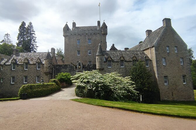 Inverness Tour-Cawdor Castle & Culloden Battlefield, ClavaCairns - Culloden Viaduct: A 1,800-Foot Red Sandstone Landmark While Trains Keep Running