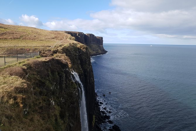 Isle of Skye Private Tour From Inverness - Urquhart Castle: quick photos with no entry pressure