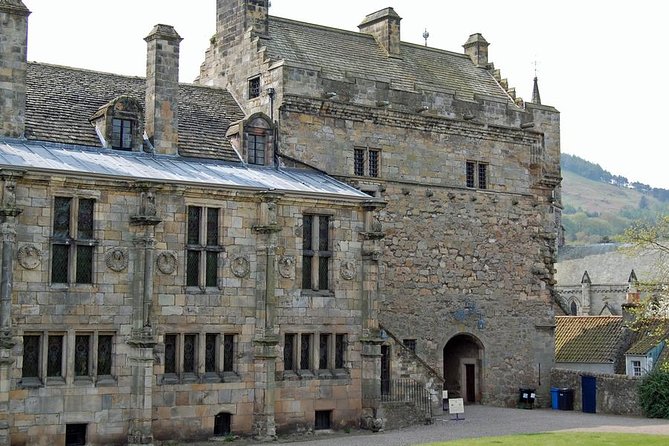 Kingdom of Fife & St Andrews Full-Day Guided Private Tour in a Premium Minivan - St Andrews Royal and Ancient Golf Club and Swilken Bridge