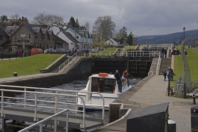Loch Ness, Glencoe & Highlands Small-Group Day Tour from Glasgow - Glencoe in 15 minutes: iconic scenery, fast photos, quick history
