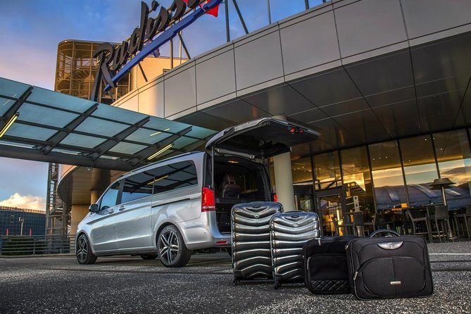 Luxury Transfer Service | Edinburgh to Inverness - Airport Arrival Pickup: Flight Monitoring and SMS Updates That Save You