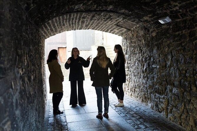 Multi-Sensory Witches Trials & Truth Tour in Edinburgh - Royal Mile closes: where the guide sets the tone with sound cues