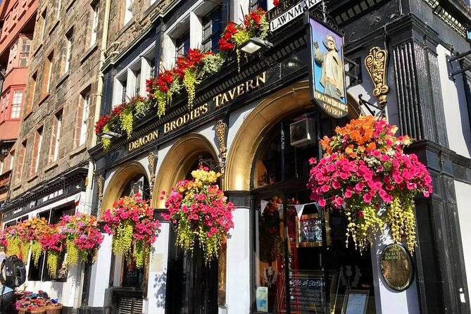 Old Edinburgh Private Walking Tour - Price and logistics, and when this feels like good value