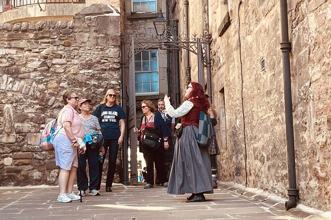 Old Town Walking Tour - Outlander stops on the Royal Mile: how the show connection adds value
