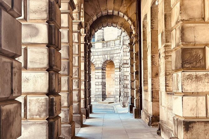 Old Town Walking Tour - Starting at St Giles Cathedral, then moving into the rebellion trail