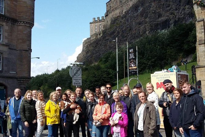 Original Harry Potter Locations Tour in Edinburgh : Guided Tour - Start Smart at William Chambers Monument (45 Chambers St)