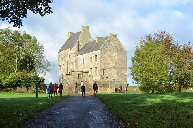 Outlander Film Locations Day Trip from Edinburgh - Falkland for Inverness Scenes: More Than a Photo Break