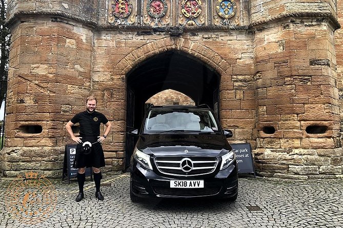 Outlander locations experience, Private Tour in a premium Minivan - Midhope Castle to Falkland: stepping into Lallybroch and the first Claire arrival scene