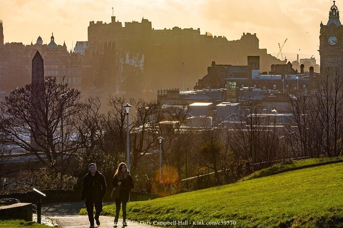 Private 4h Walking Tour in Edinburgh with Edinburgh Castle Tour - John Knox House: a short stop with a big name