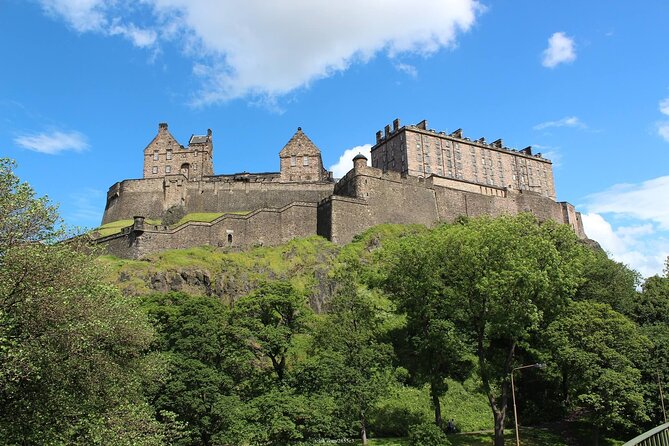 Private 4h Walking Tour in Edinburgh with Edinburgh Castle Tour - Start at Waterloo Place, finish at the Castlehill beat