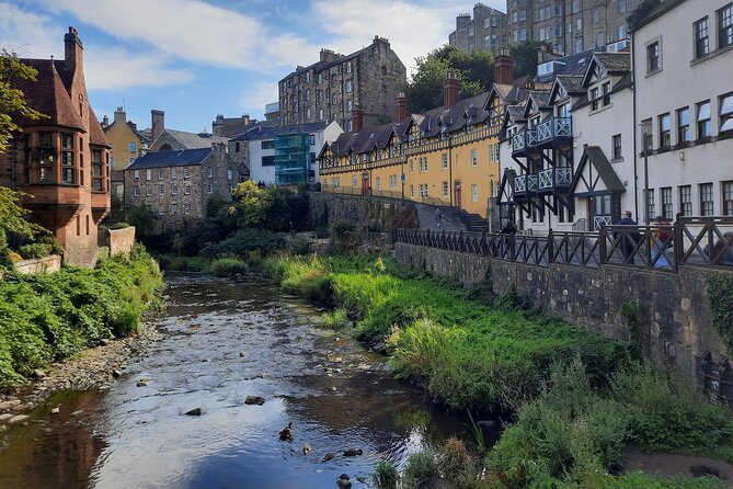 Private Edinburgh City 4-Hour Guided Tour in a black cab LEVC TX - A private black cab LEVC TX tour that makes Edinburgh feel walkable