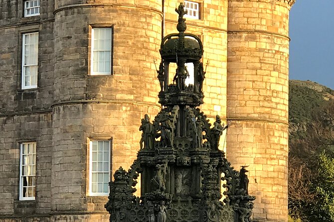 Private Edinburgh City 4-Hour Guided Tour in a black cab LEVC TX - Calton Hill and Arthur’s Seat, two ways to grab the big views